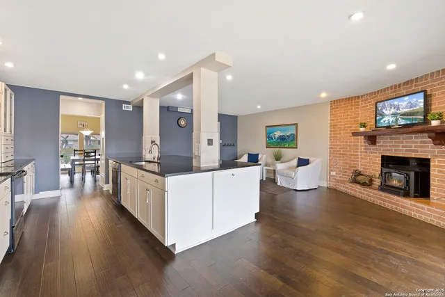 $2,700 | 116 South Gardenview Drive, Castle Hills, TX 78213