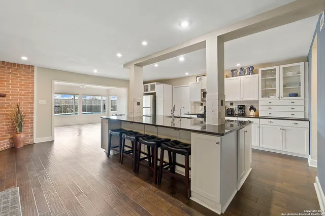 $2,700 | 116 South Gardenview Drive, Castle Hills, TX 78213