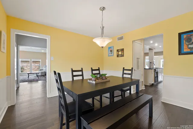 $2,700 | 116 South Gardenview Drive, Castle Hills, TX 78213