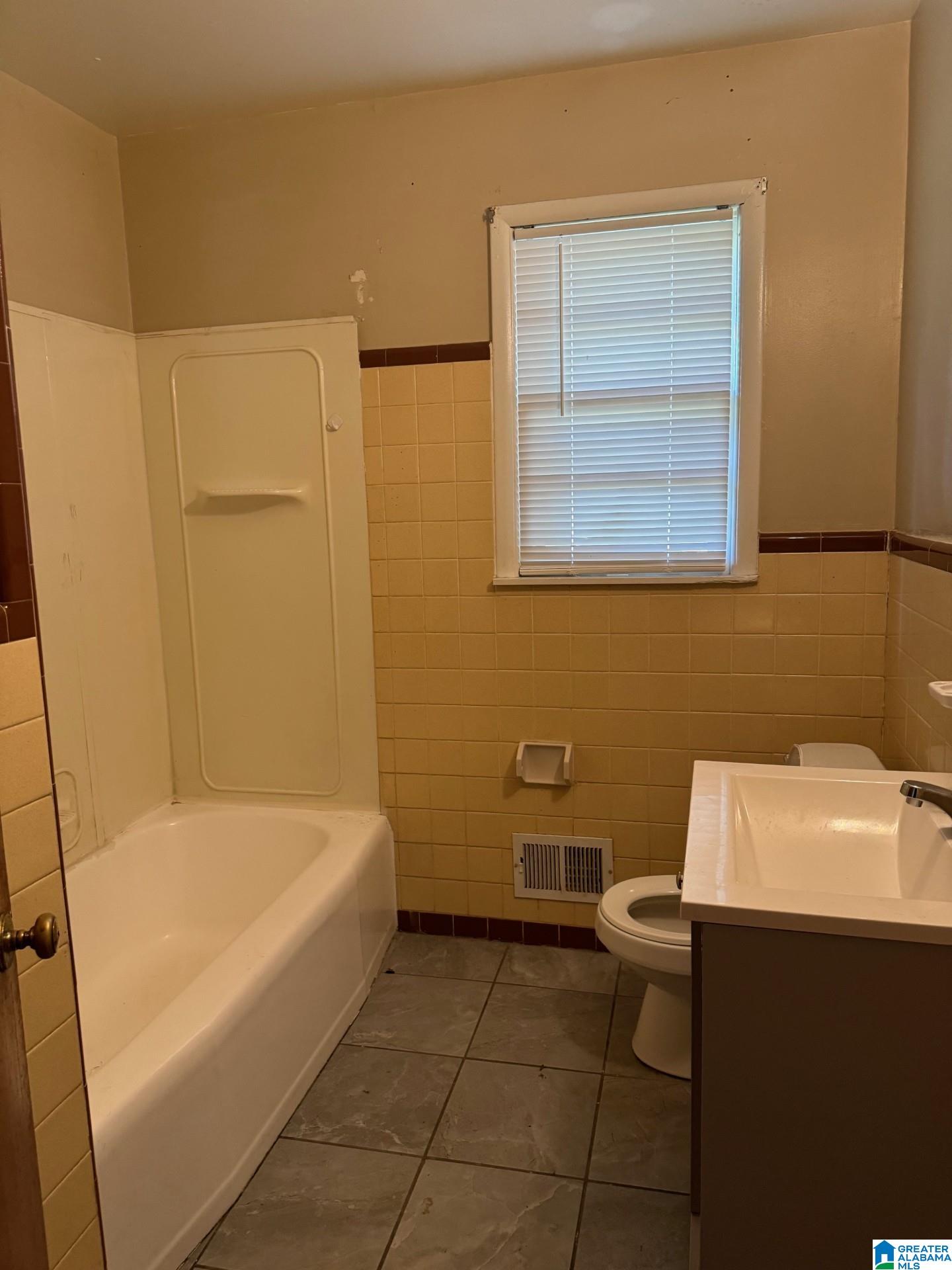 2525 7th Street Northeast Birmingham, AL 35215 - Photo 4 of 13