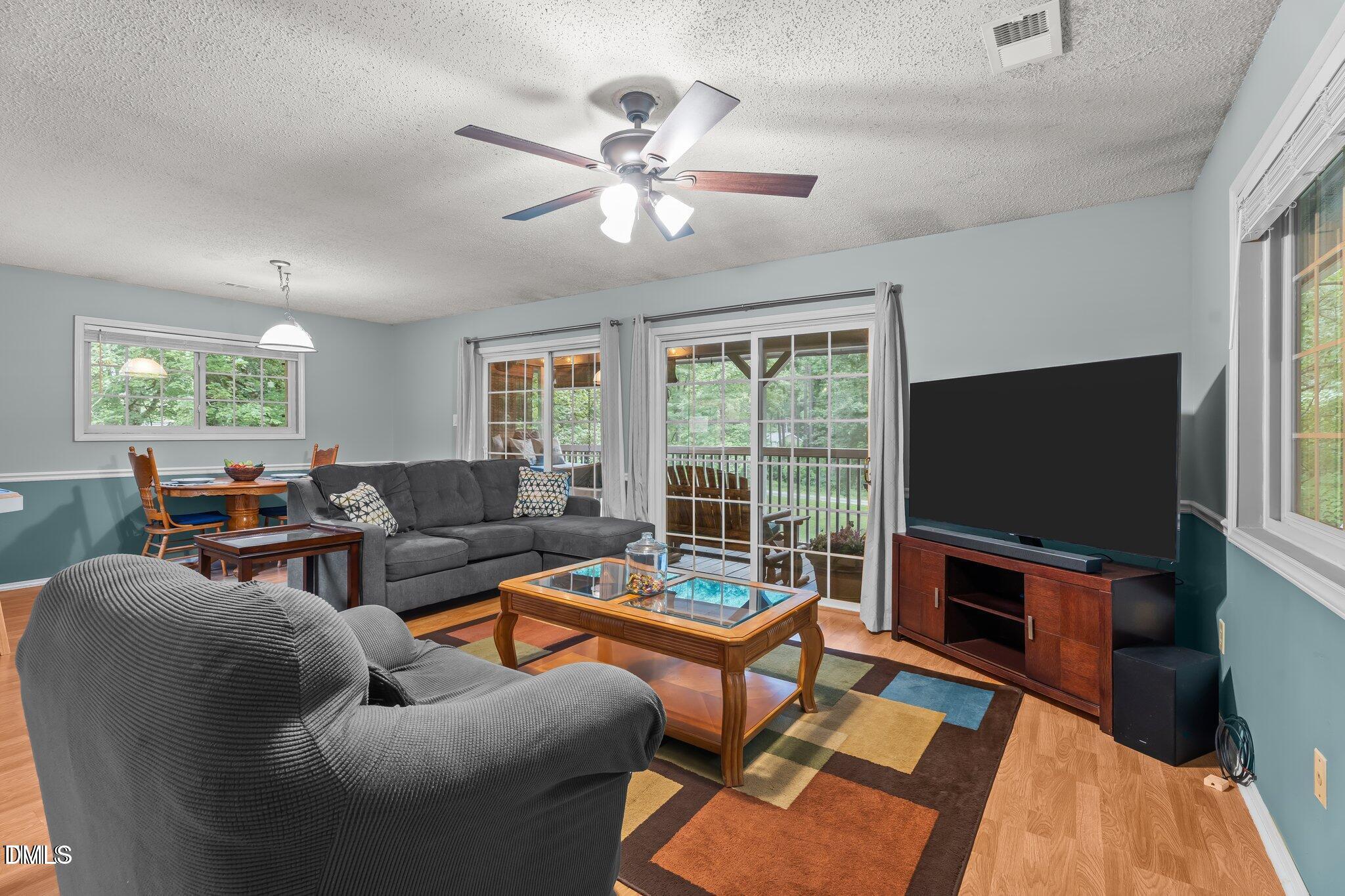 4144 Fairport Road Kittrell, NC 27544 - Photo 4 of 24 Living room