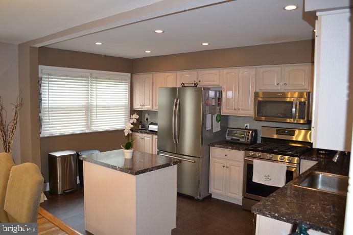 12490 Sweet Briar Road Philadelphia, PA 19154 - Photo 14 of 33 Gallery Image 14