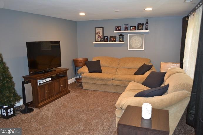 12490 Sweet Briar Road Philadelphia, PA 19154 - Photo 27 of 33 Gallery Image 27