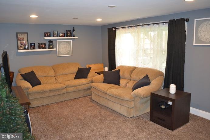 12490 Sweet Briar Road Philadelphia, PA 19154 - Photo 28 of 33 Gallery Image 28
