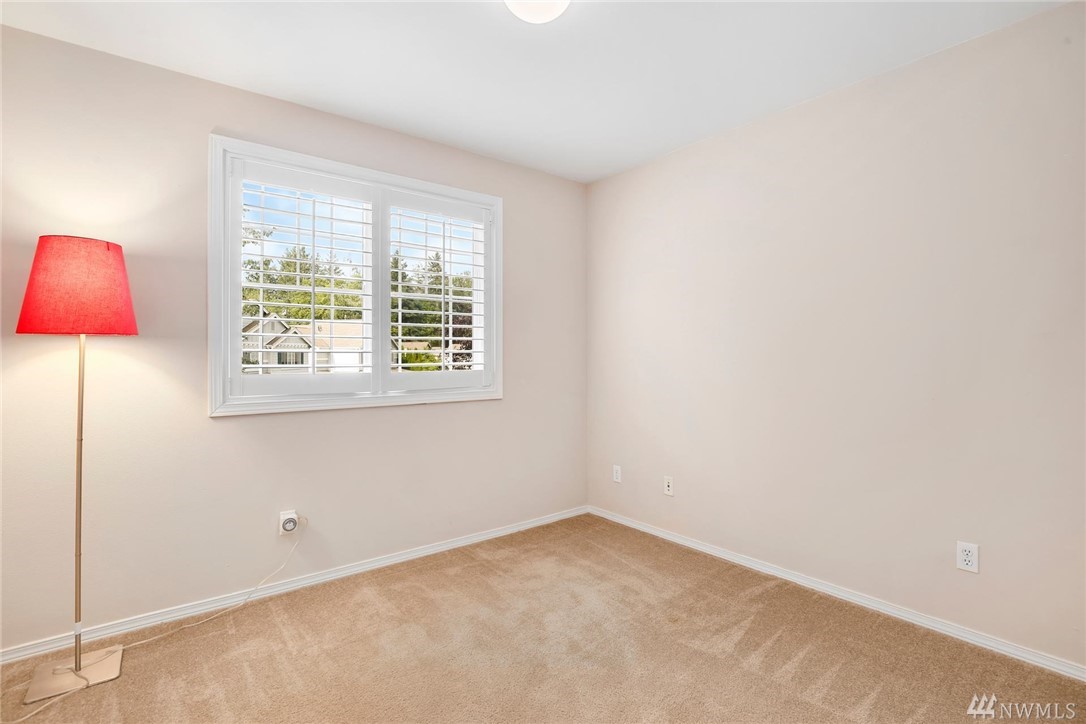 4834 Northeast 5th Court Renton, WA 98059 - Photo 14 of 20 Gallery Image 14