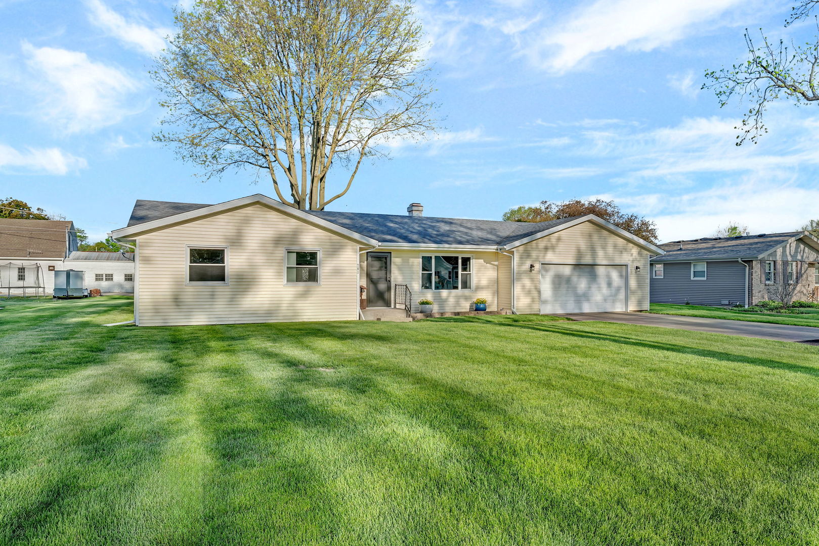 701 Hill Street Mazon, IL 60444 - Photo 1 of 25