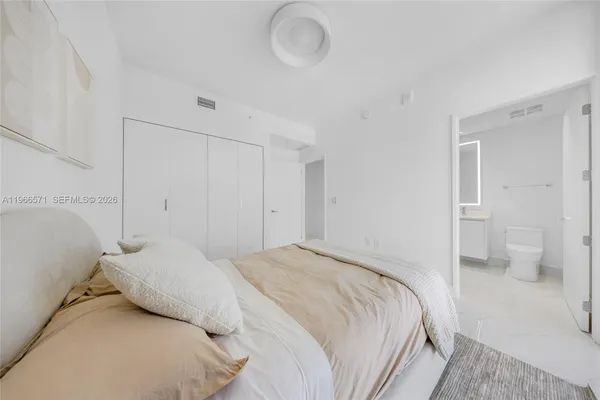 $20,000 | 700 Northeast 24th Street, Unit 4007, Miami, FL 33137