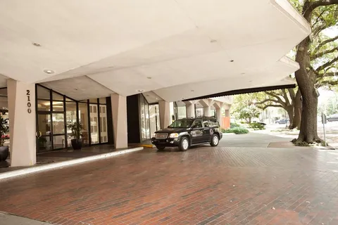 $229,000 | 2100 St Charles Avenue, Unit 12A, New Orleans, LA 70130