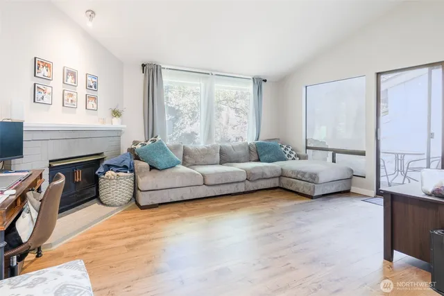 $335,000 | 130 Southwest 116th Street, Unit F32, Seattle, WA 98146