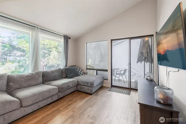 $335,000 | 130 Southwest 116th Street, Unit F32, Seattle, WA 98146