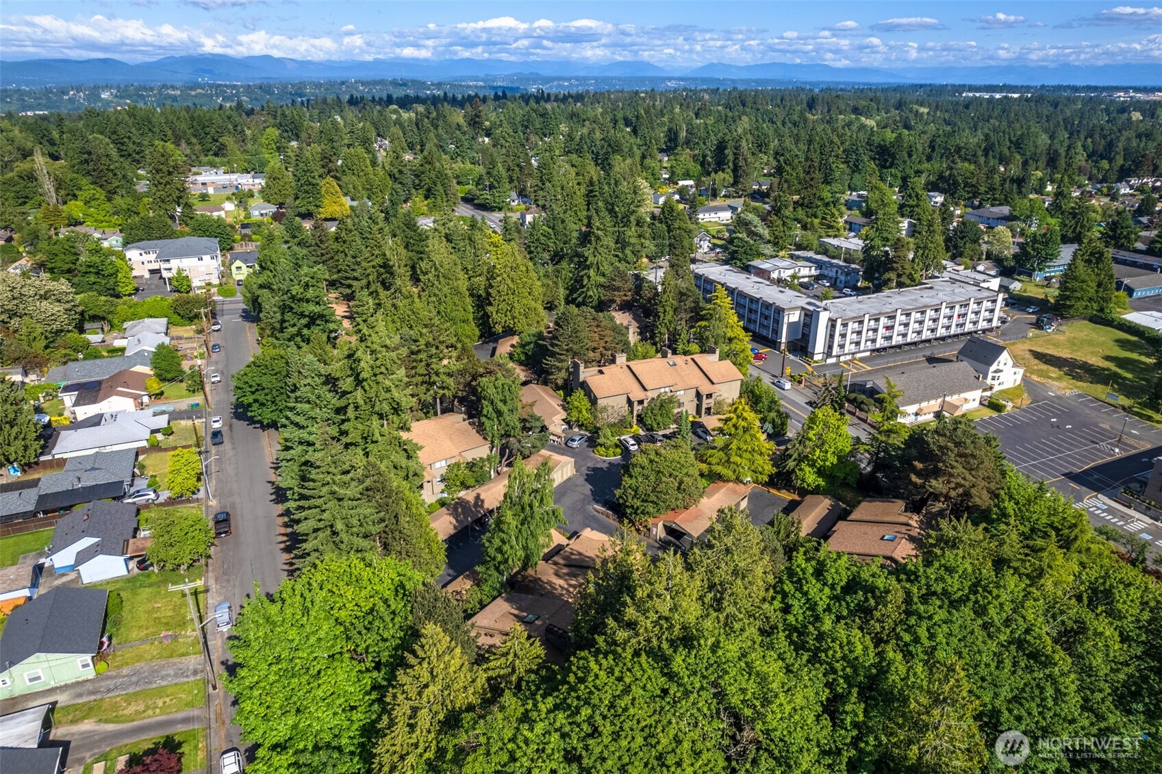 130 Southwest 116th Street, Unit F32 Seattle, WA 98146 - Photo 28 of 37