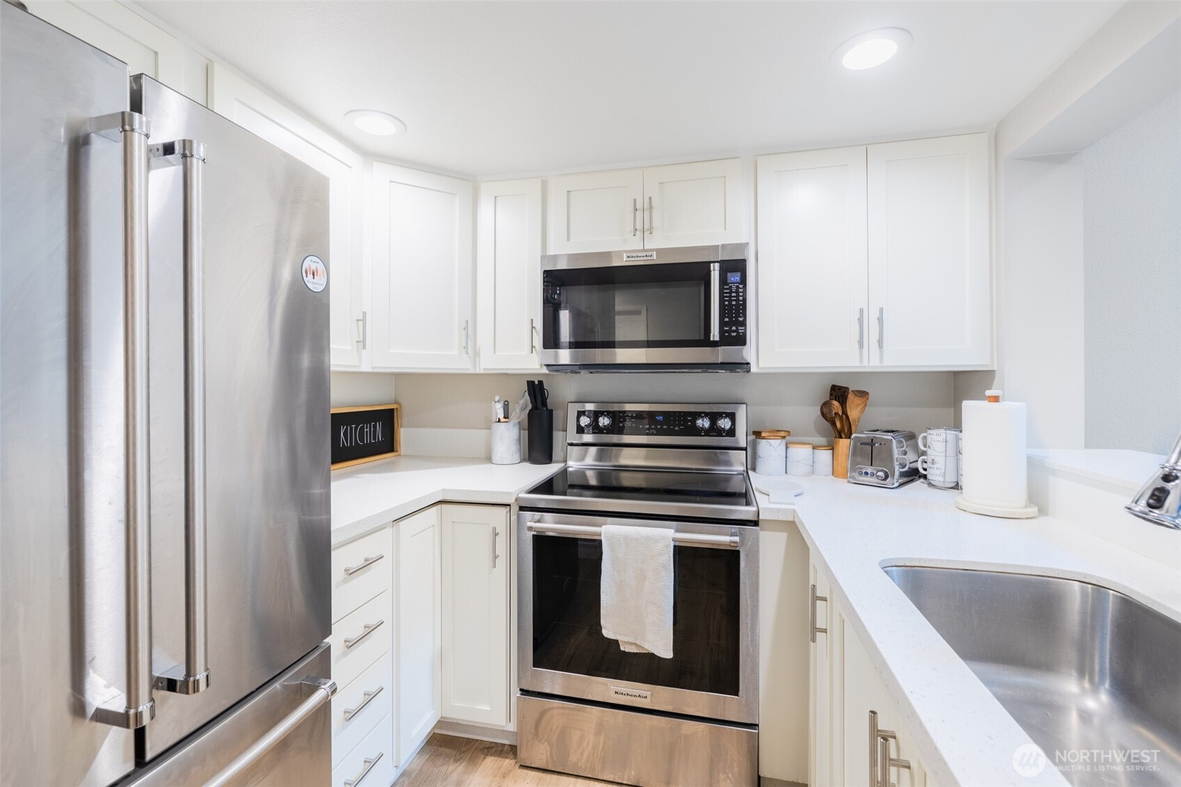 130 Southwest 116th Street, Unit F32 Seattle, WA 98146 - Photo 9 of 37