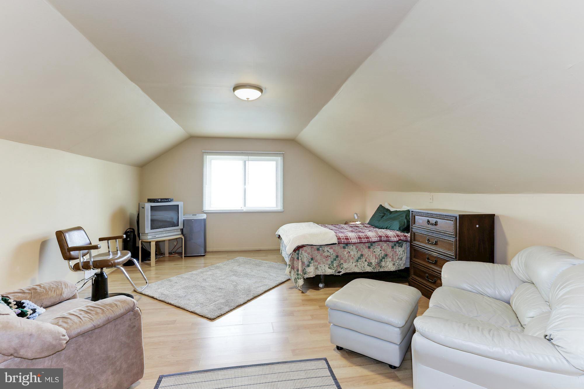 8524 Innisfree Drive Springfield, VA 22153 - Photo 22 of 30 Second Family Room on Upper Level