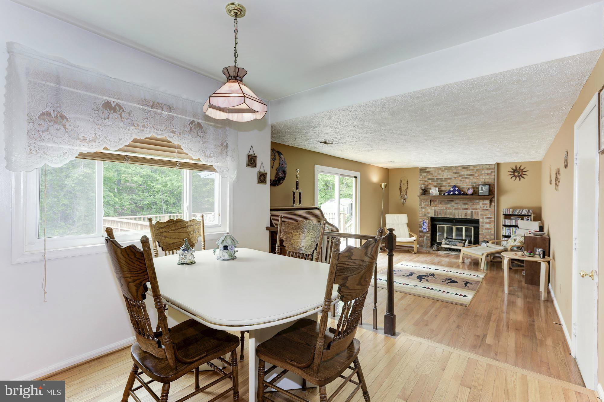 8524 Innisfree Drive Springfield, VA 22153 - Photo 10 of 30 Spacious eating area