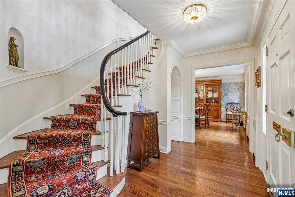 256 Lotte Road Ridgewood, NJ 07450 - Photo 4 of 44