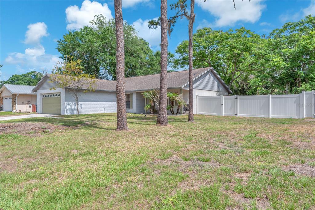 3619 Orangepointe Road Valrico, FL 33596 - Photo 2 of 26