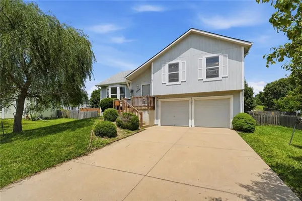 $225,000 | 32644 West 171st Court, Gardner, KS 66030