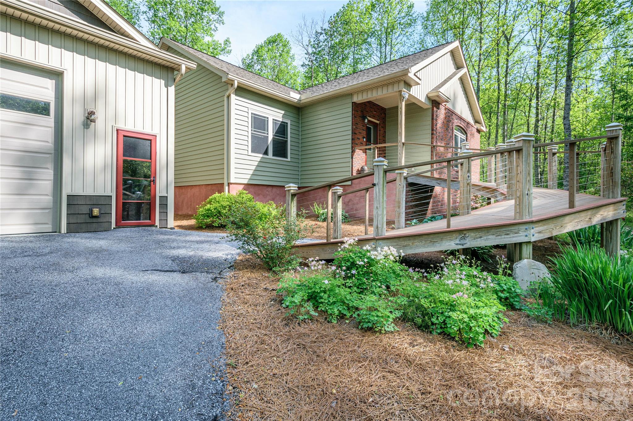 281 Ewbank Road Etowah, NC 28729 - Photo 4 of 46