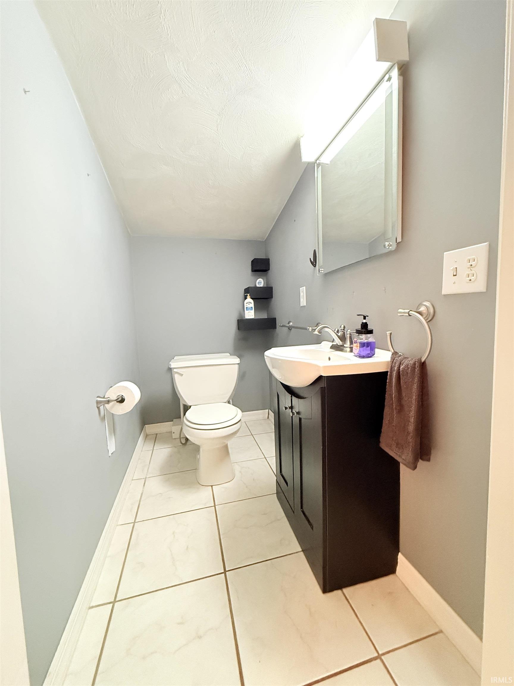 2695 West Lawson Road Marion, IN 46952 - Photo 21 of 43 Gallery Image 21