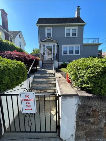 $3,850 | 72 Soundview Street, Unit 2, New Rochelle, NY 10805