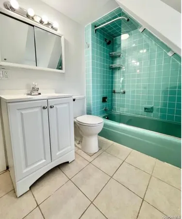 $3,850 | 72 Soundview Street, Unit 2, New Rochelle, NY 10805