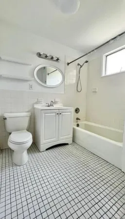 $3,850 | 72 Soundview Street, Unit 2, New Rochelle, NY 10805