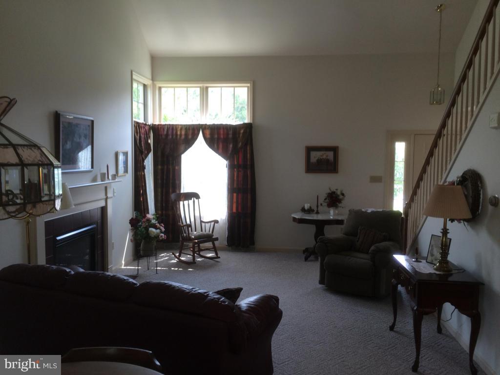 29 Field Lane Lititz, PA 17543 - Photo 4 of 23