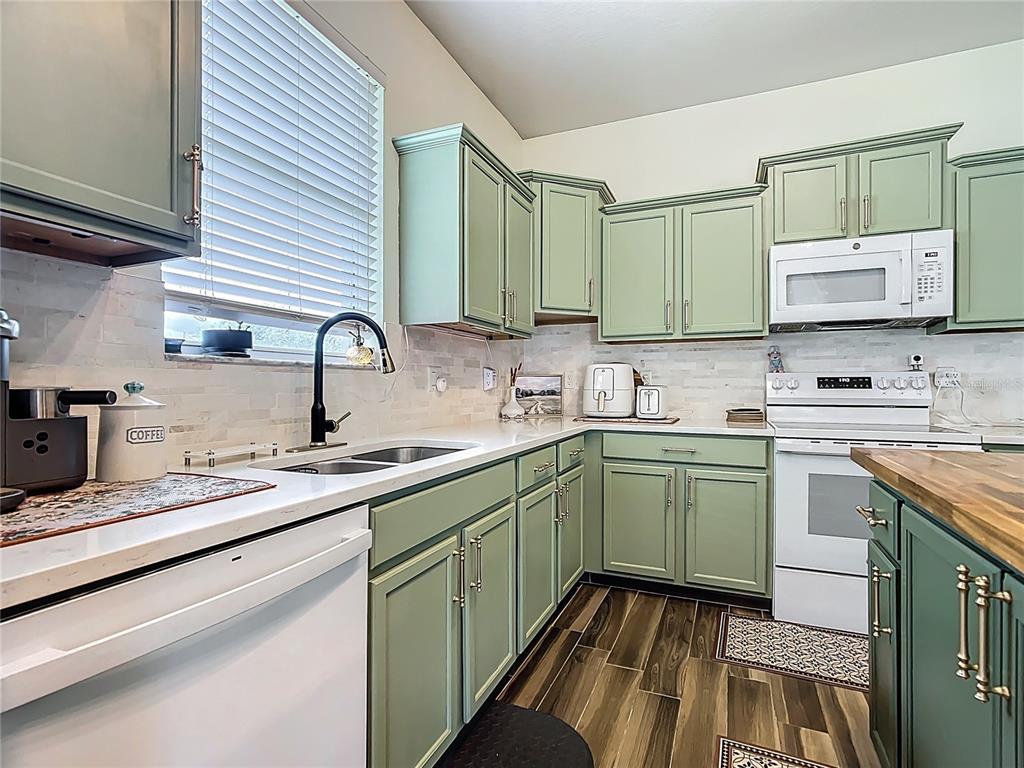 4458 Creekside Drive Mulberry, FL 33860 - Photo 10 of 33 Gallery Image 10
