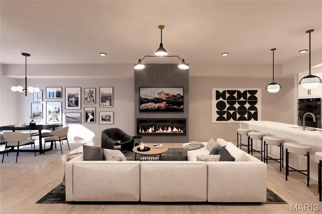 $799,000 | 1121 South Main Street, Unit 104, St. Charles, MO 63301