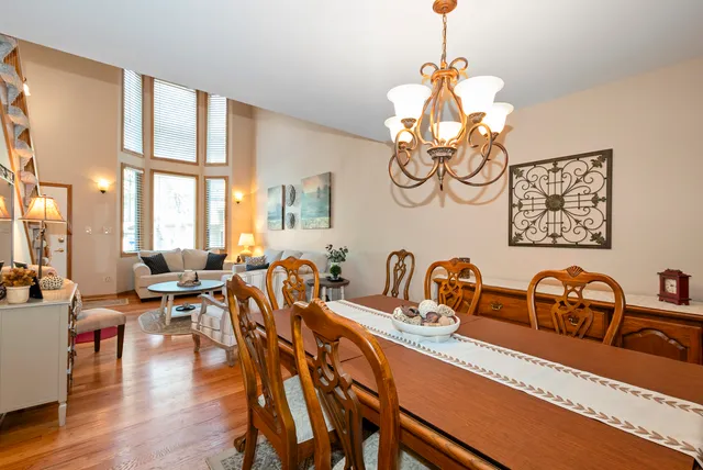 $399,900 | 9051 Archer Avenue, Willow Springs, IL 60480