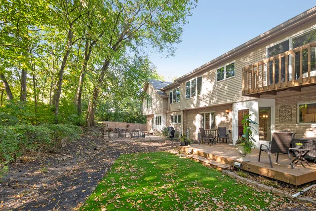 $399,900 | 9051 Archer Avenue, Willow Springs, IL 60480