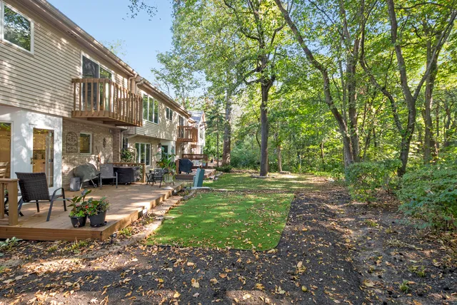 $399,900 | 9051 Archer Avenue, Willow Springs, IL 60480