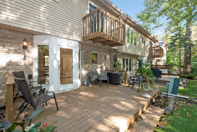 $399,900 | 9051 Archer Avenue, Willow Springs, IL 60480