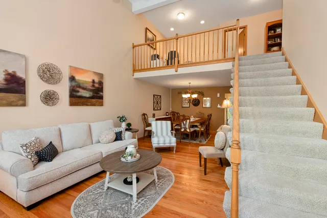 $399,900 | 9051 Archer Avenue, Willow Springs, IL 60480