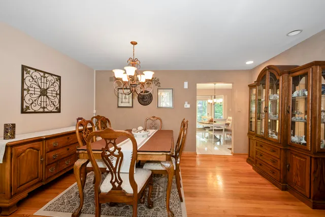 $399,900 | 9051 Archer Avenue, Willow Springs, IL 60480