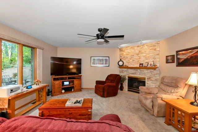 $399,900 | 9051 Archer Avenue, Willow Springs, IL 60480