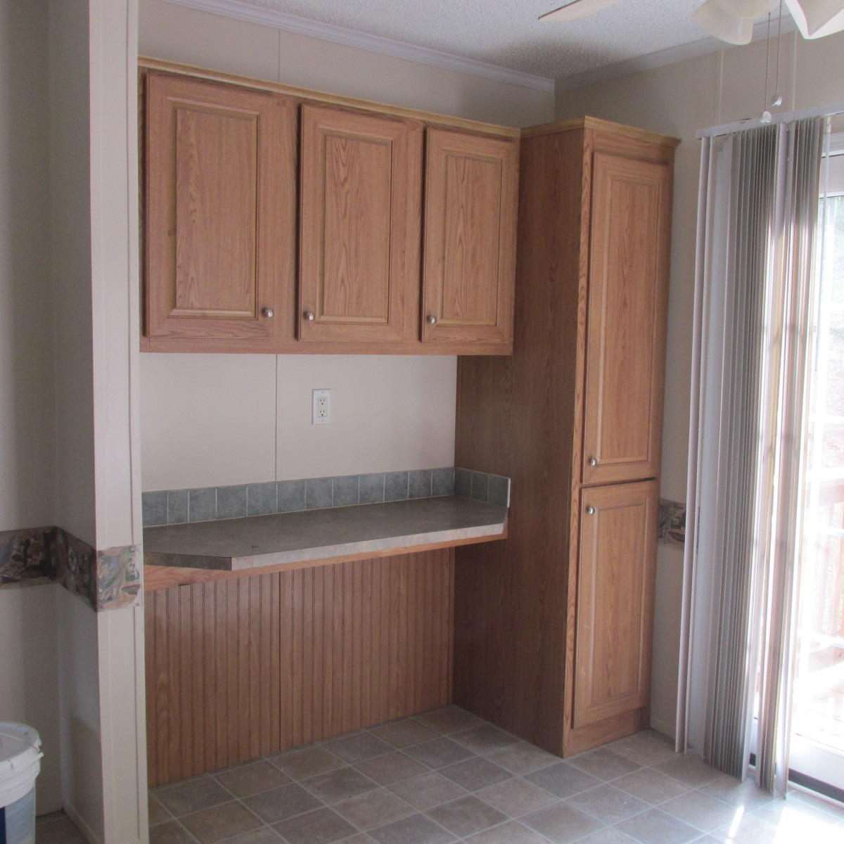2643 Rutrough Road Southeast Roanoke, VA 24014 - Photo 21 of 32 a view of cabinets and window