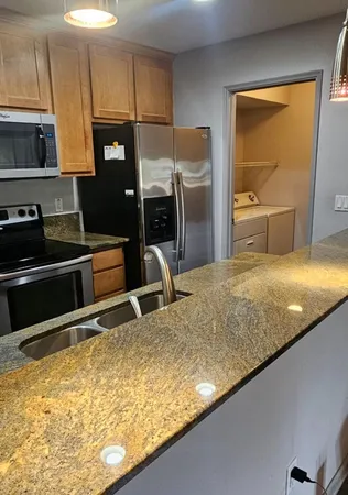 $1,798 | 4704 East Paradise Village Parkway North, Unit 121, Phoenix, AZ 85032