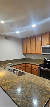 $1,798 | 4704 East Paradise Village Parkway North, Unit 121, Phoenix, AZ 85032