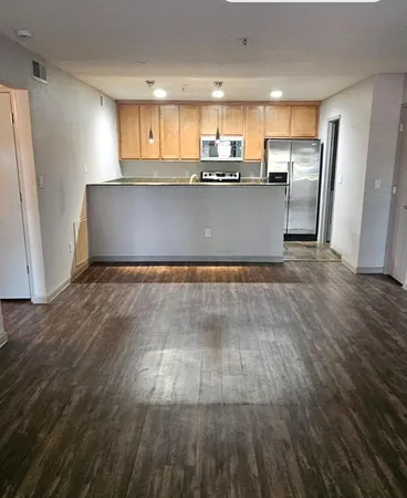 $1,798 | 4704 East Paradise Village Parkway North, Unit 121, Phoenix, AZ 85032