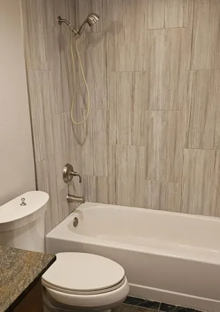 $1,798 | 4704 East Paradise Village Parkway North, Unit 121, Phoenix, AZ 85032