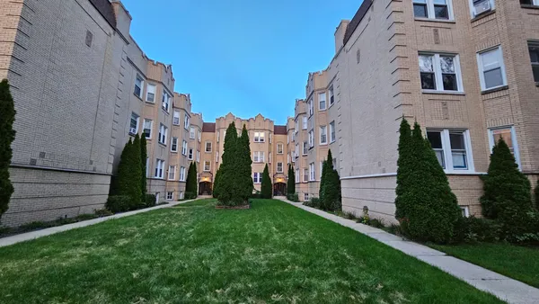 $1,550 | 6543 North Francisco Avenue, Unit 3A, Chicago, IL 60645