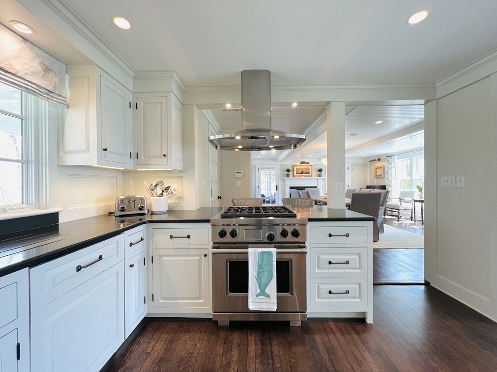 27 Harbor Street Manchester, MA 01944 - Photo 12 of 41 Gallery Image 12