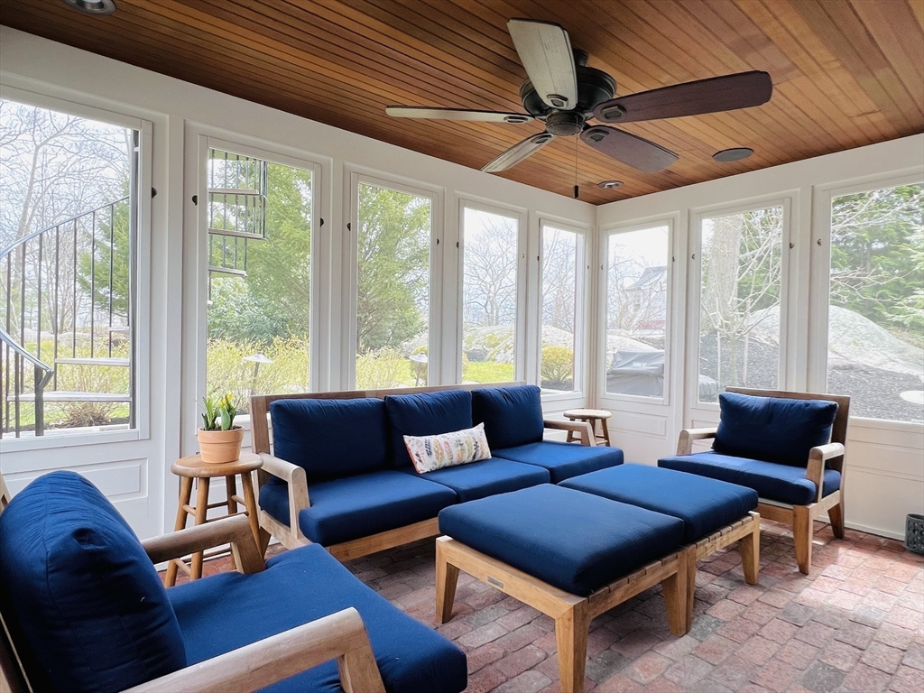 27 Harbor Street Manchester, MA 01944 - Photo 14 of 41 Gallery Image 14