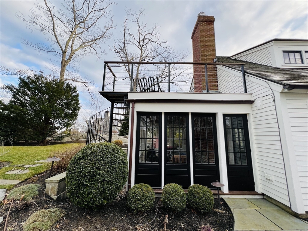 27 Harbor Street Manchester, MA 01944 - Photo 15 of 41 Gallery Image 15