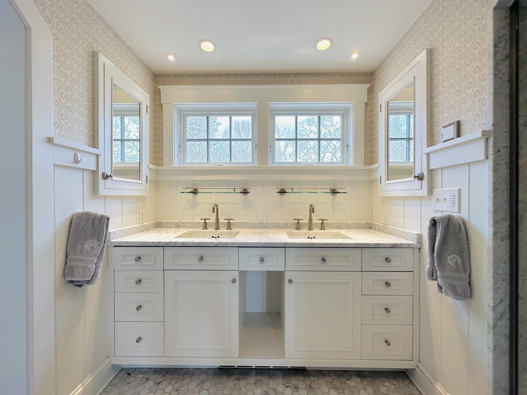 27 Harbor Street Manchester, MA 01944 - Photo 20 of 41 Gallery Image 20