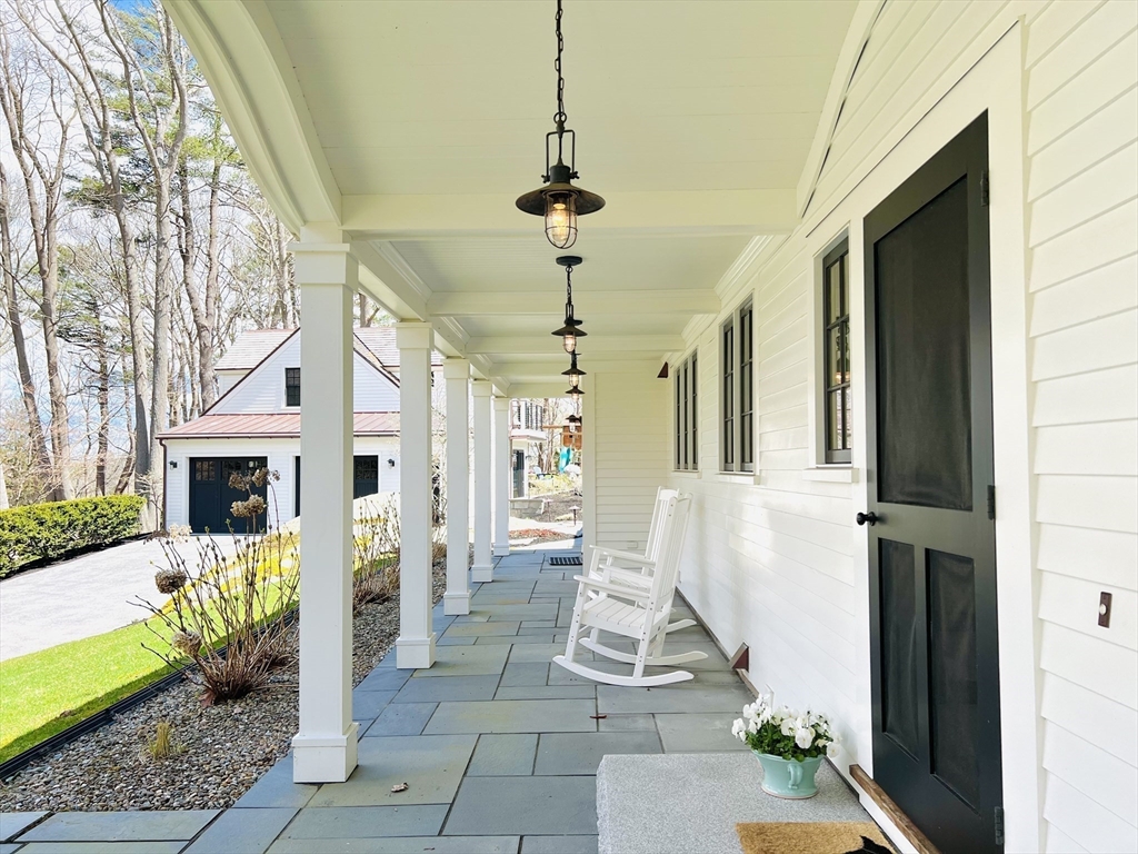 27 Harbor Street Manchester, MA 01944 - Photo 4 of 41 Gallery Image 4