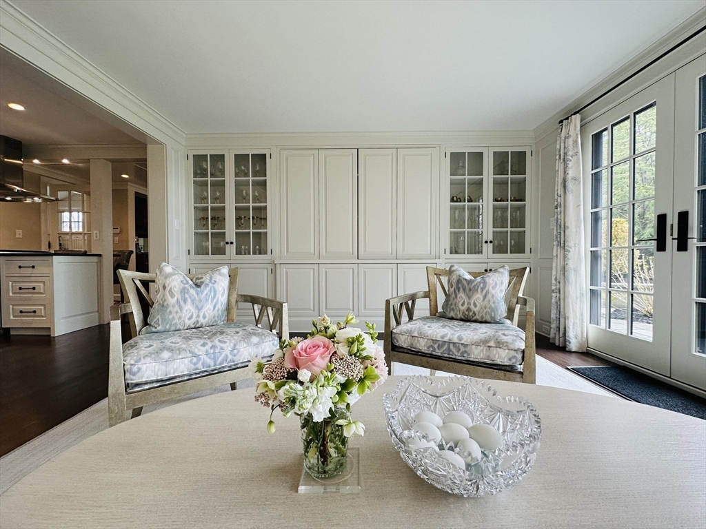 27 Harbor Street Manchester, MA 01944 - Photo 10 of 41 Gallery Image 10