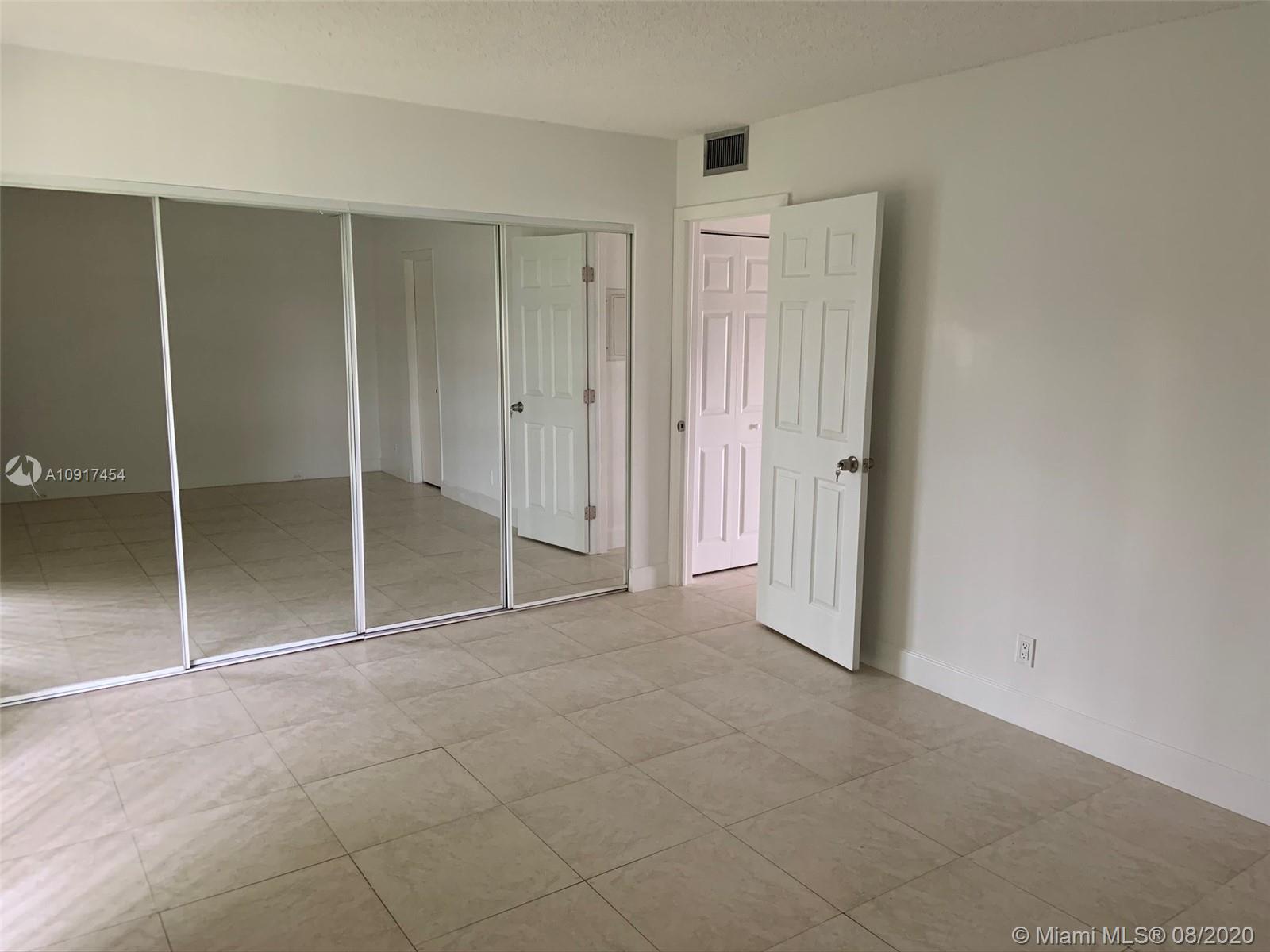 31 Suffolk A, Unit 31 Boca Raton, FL 33434 - Photo 13 of 21