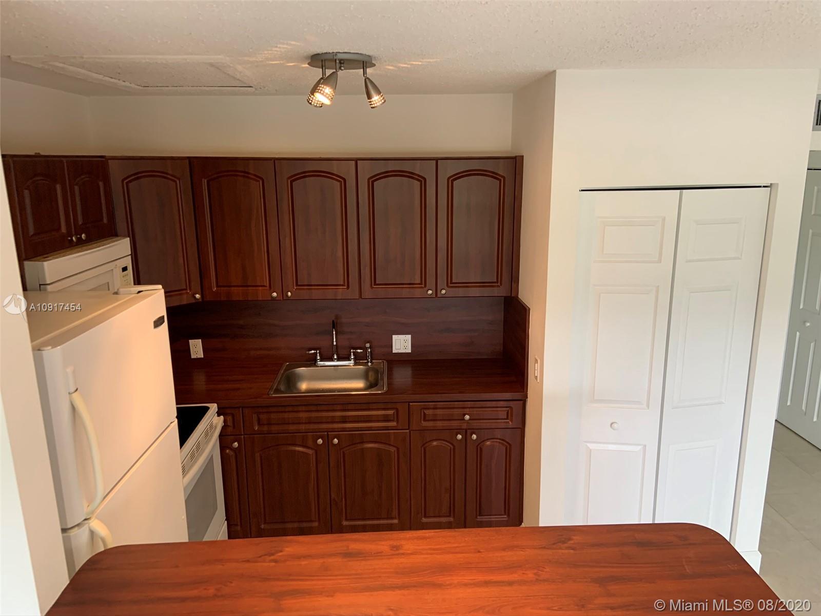 31 Suffolk A, Unit 31 Boca Raton, FL 33434 - Photo 8 of 21
